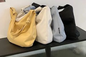 Женские сумки: сочетание привлекательности и практичности