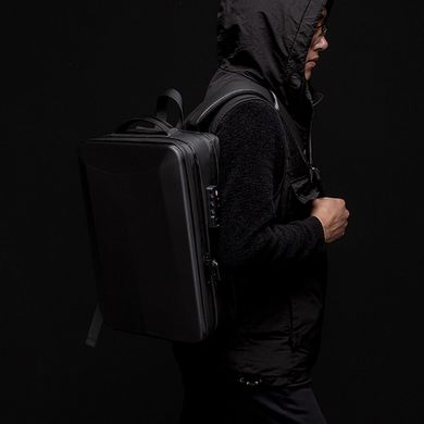 Рюкзак для ноутбука с защитным твердым фасадом