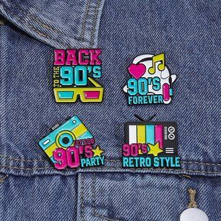 Значки з металу в стилі 90-х "Back to the 90's"