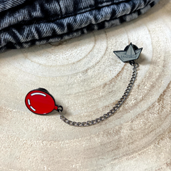Металлический значок на рюкзак или одежду Шарик Красный