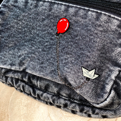 Металевий значок на рюкзак або одяг Кулька Червоний