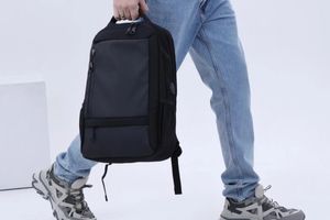 Якісні чоловічі рюкзаки - корисний та практичний аксесуар